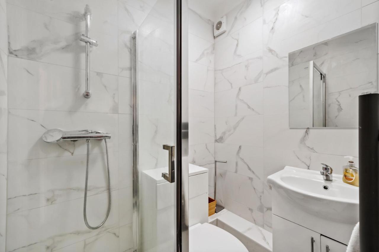 Modern One Bedroom Apartments In 브라이턴 외부 사진